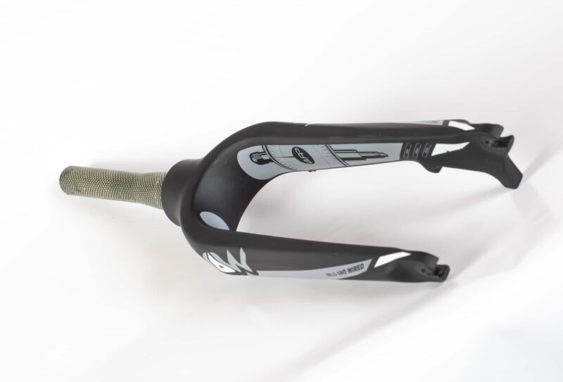 Fourche WAW Carbone Ultimate 20'' Disc Pattes Verticales WAW Cadres et Fourches