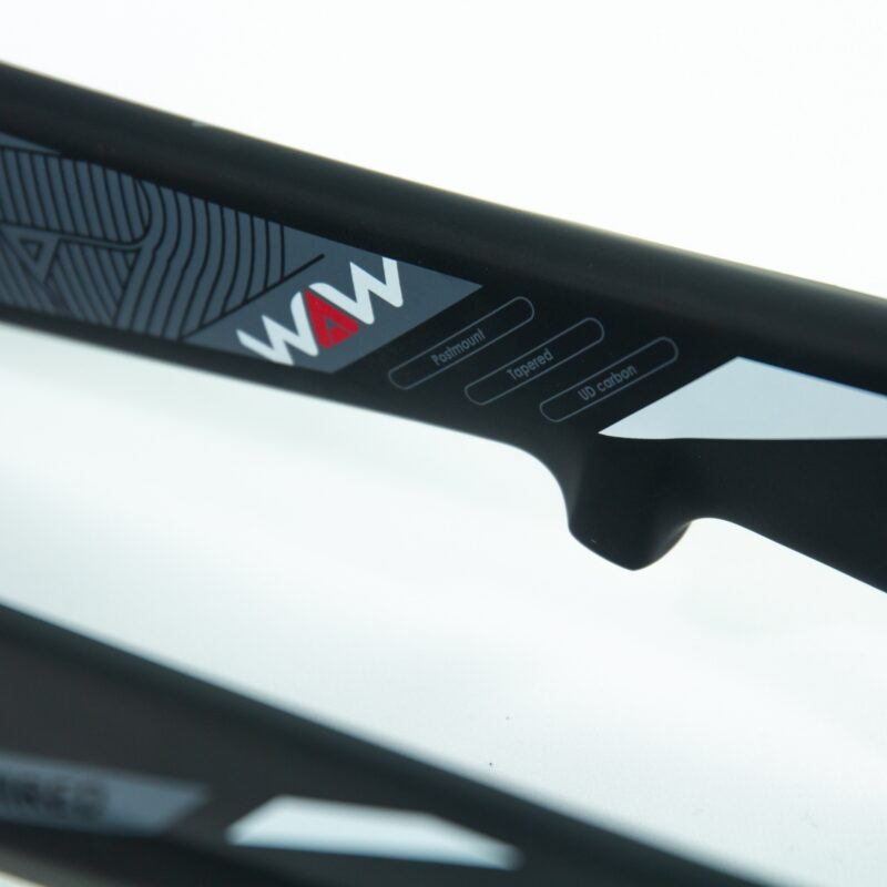 FOURCHE-WAW-CARBONE-ULTIMATE-26-DISC-PATTES-VERTICALES-5 Fourche WAW Carbone Ultimate 26'' Disc pattes verticales – Image 6