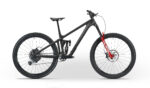 VTT tout-terrain suspendu avec suspension rouge.