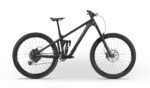 Vélo tout-terrain noir avec suspension avant et arrière.
