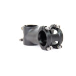 Potence de vélo noire avec vis argentées.