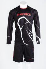 Tenue sportive noire avec logo Crewkerz.