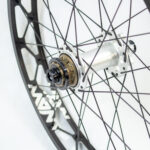roue arrière waw ultimate noire & silver 19" disc roue libre + écrou pignon