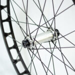 roue avant waw ultimate noire & silver 20" hs33