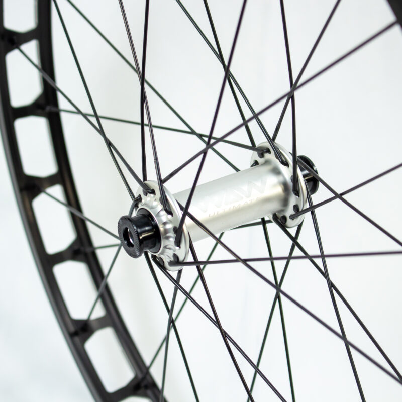 roue avant waw ultimate noire & silver 20" hs33