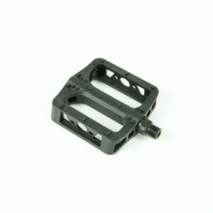 Pédale de vélo noire avec vis d'attache.