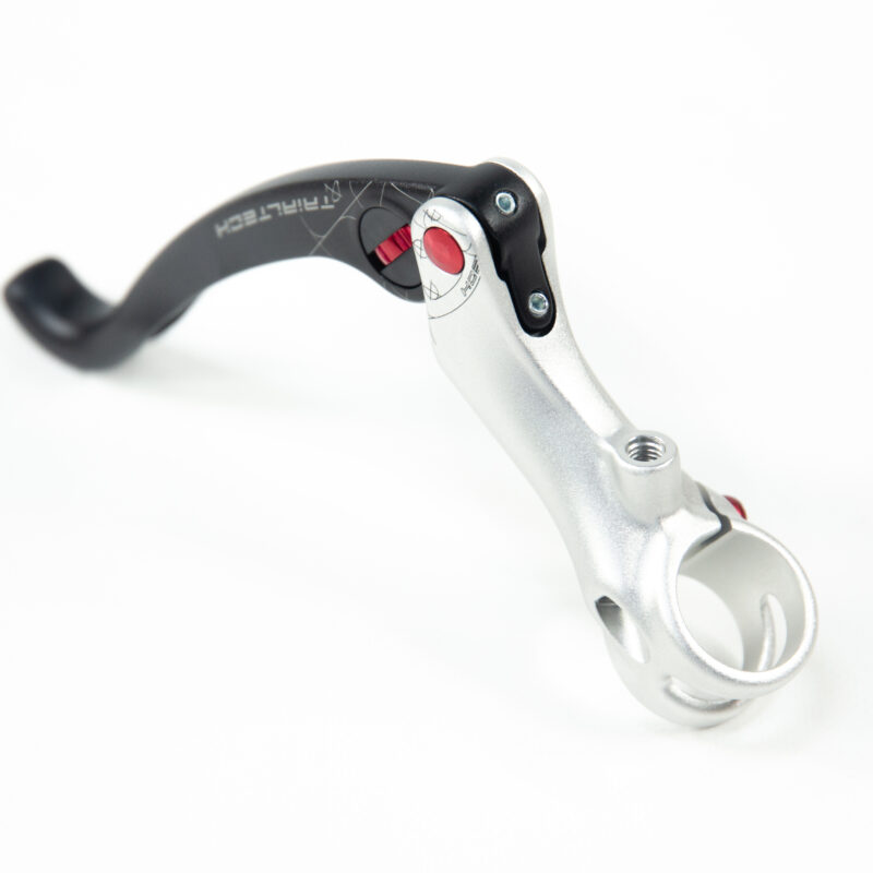 Levier de frein noir et gris argenté élégant.