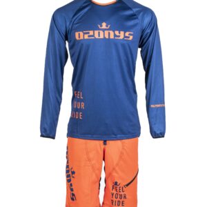 Tenue de cyclisme bleu et orange, manches longues.