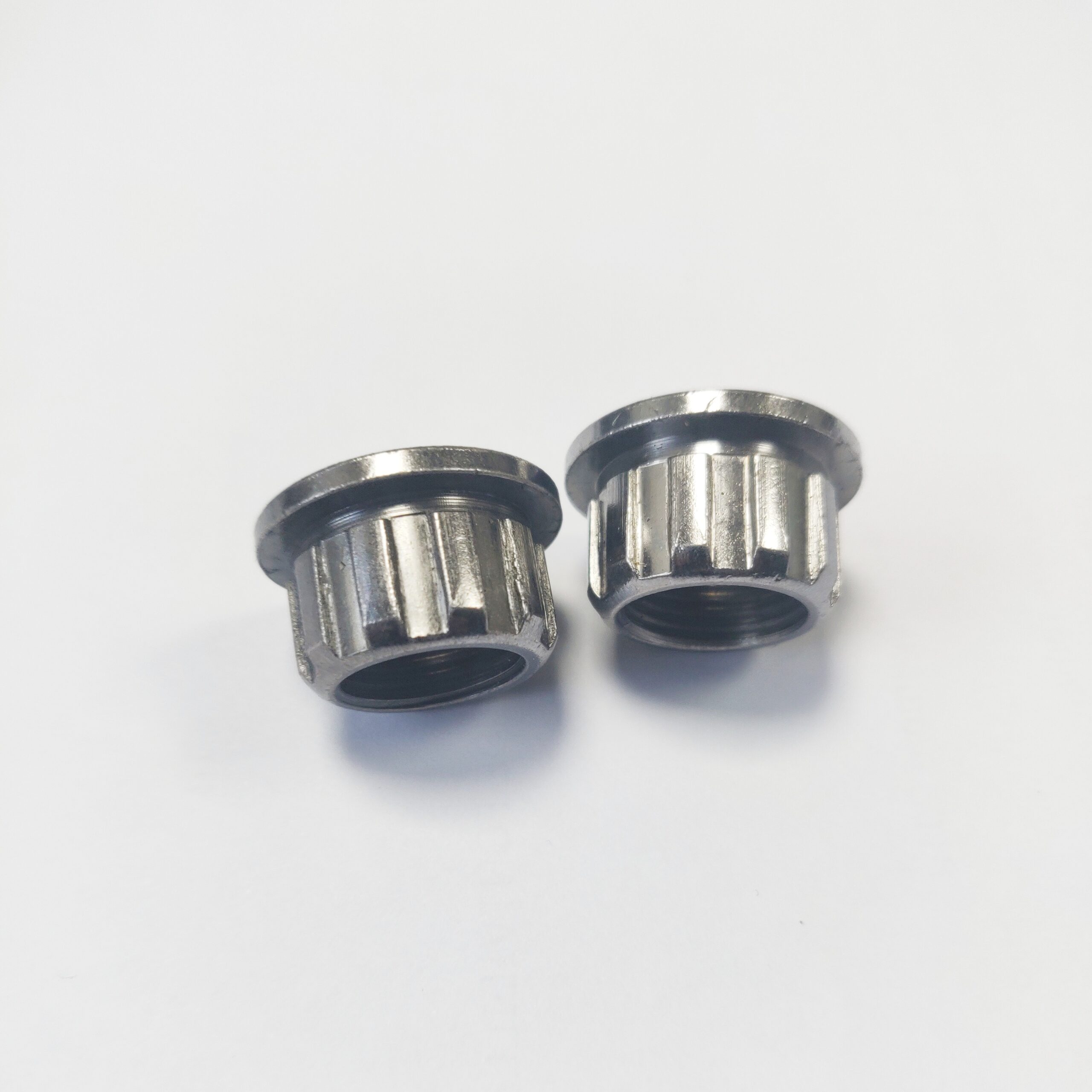 paire d'inserts pédales pour manivelles waw as30 2013 2014 Deux écrous cannelés en métal.