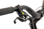 Levier de frein vélo Magura noir sur guidon.