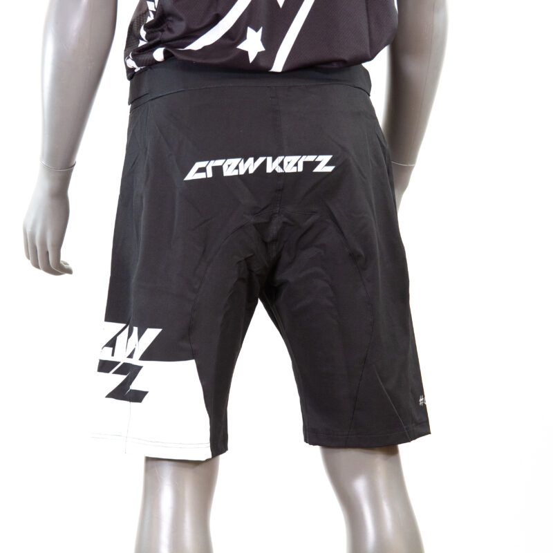 Short de sport noir et blanc, vue arrière.