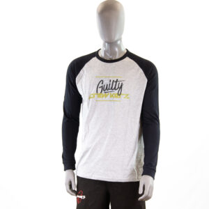 Mannequin avec t-shirt à manches longues "Guilty".