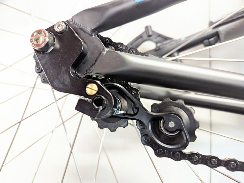 Dérailleur arrière de vélo, gros plan mécanisme.