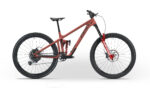 VTT rouge pour trail et montagne.