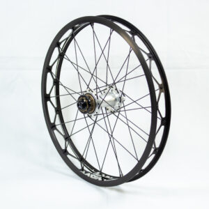 roue arrière waw ultimate noire & silver 19" 120 old disc roue libre + écrou pignon