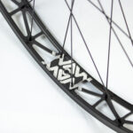 roue arrière waw ultimate noire & silver 26" old 120 roue libre + écrou pignon