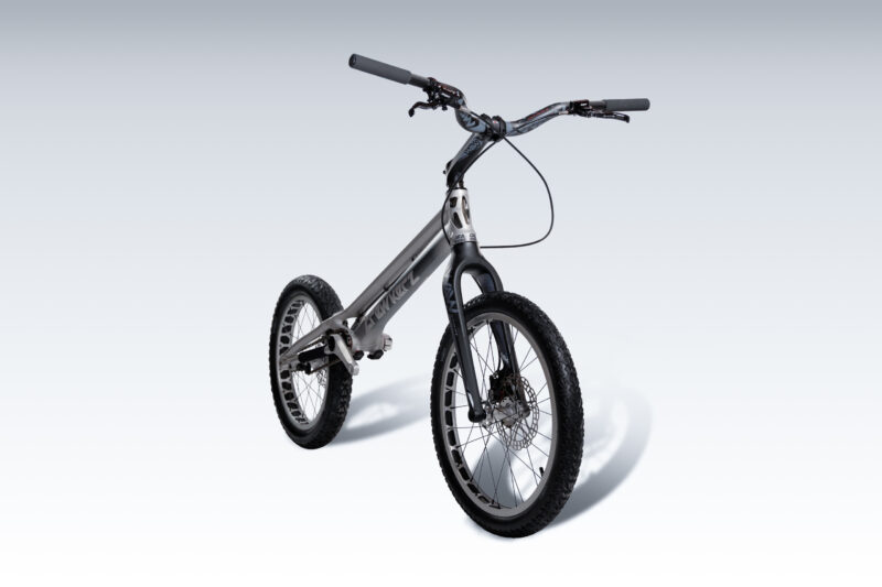 tb25jeault20dd 02